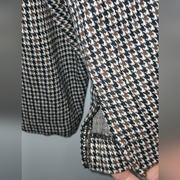 Lou & Grey Medium black brown houndstooth mock turtle neck long sleeve top - Picture 4 of 8